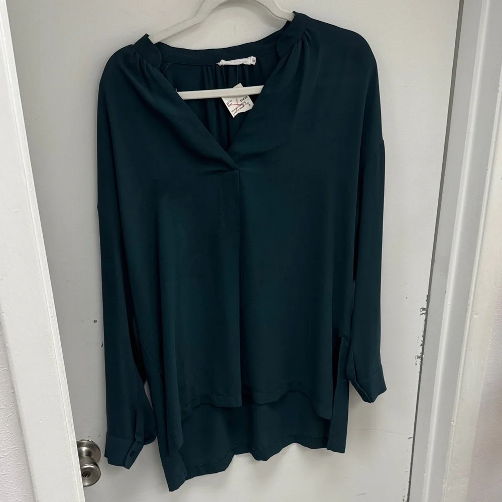 Lush Dark Green Long Sleeve Women's Blouse Size Large - Picture 1 of 1